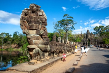 Kamboçya- Siem Reap- Angkor Thom-South Tonle Om Gate