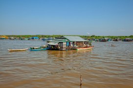 Kamboçya - Tonle Sap gölü Chong Khnies yüzer köyü