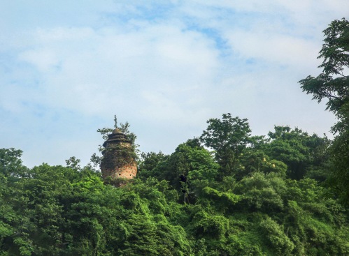 Çin H. C- Guilin- Li Nehri- Guilin-Fil Hortumu tepesi. Puxian Pagoda