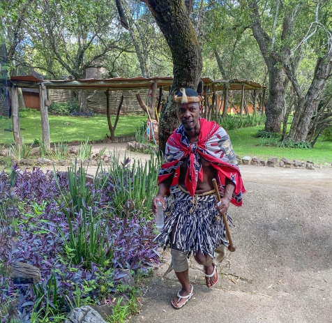 GA- Johannesburg- Lesedi Köyü kabile şefi