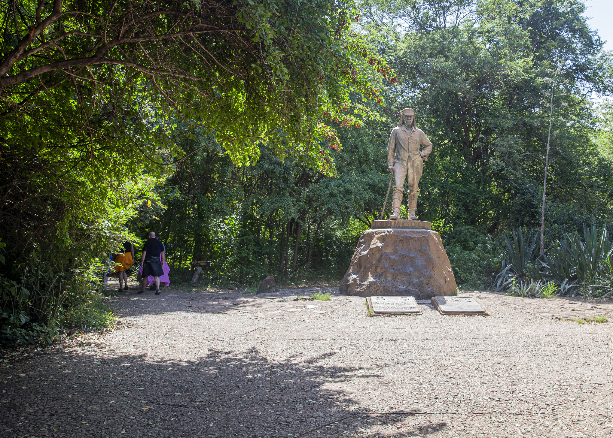 Zimbabwe- Viktorya Şelalesi- Livingstone Anıtı
